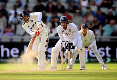 IND vs ENG 4th Test: 'Just like Ponting in 2005'– Dinesh Karthik backs Shubman Gill to lead India’s charge at Old Trafford