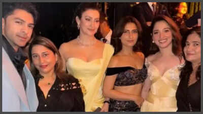 Fatima Sana Shaikh strikes a pose with Tamannaah Bhatia amid dating rumours with Vijay Varma - See photo