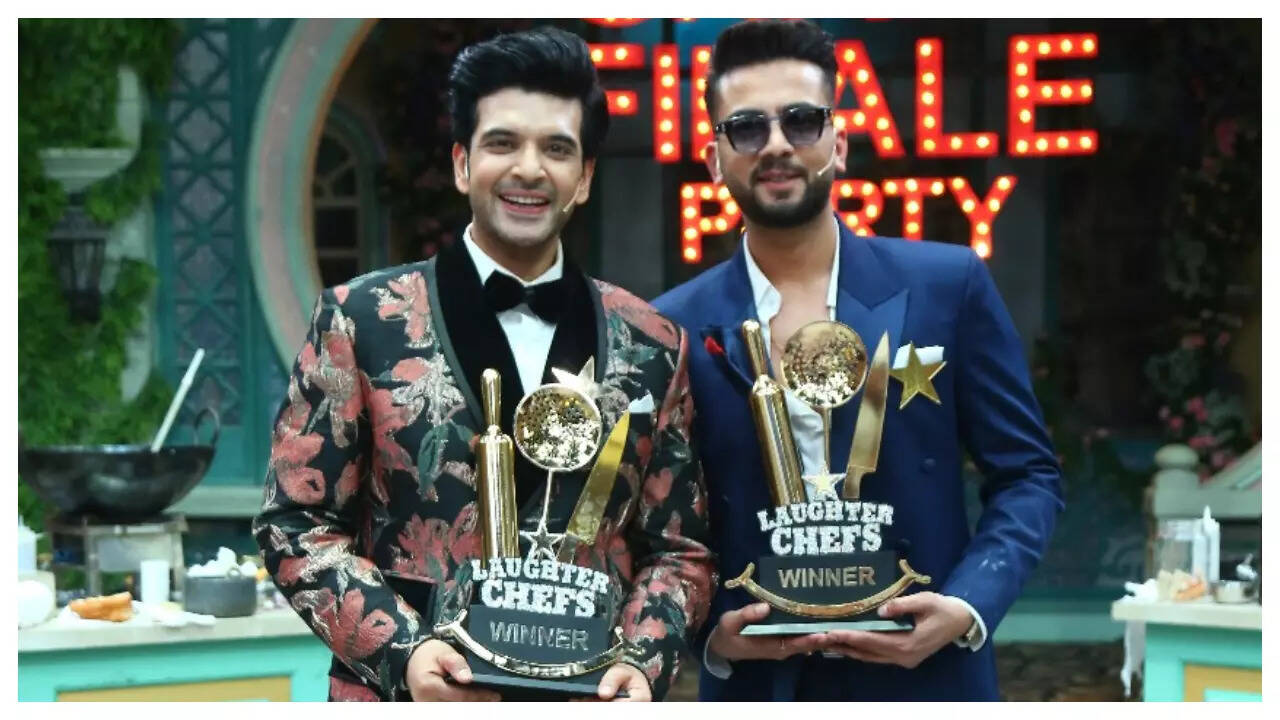 Laughter Chefs' season 2 winner: Karan Kundrra and Elvish Yadav lift the  trophy; Karan says 'Food isn't about perfection, it's about connection' -  Times of India