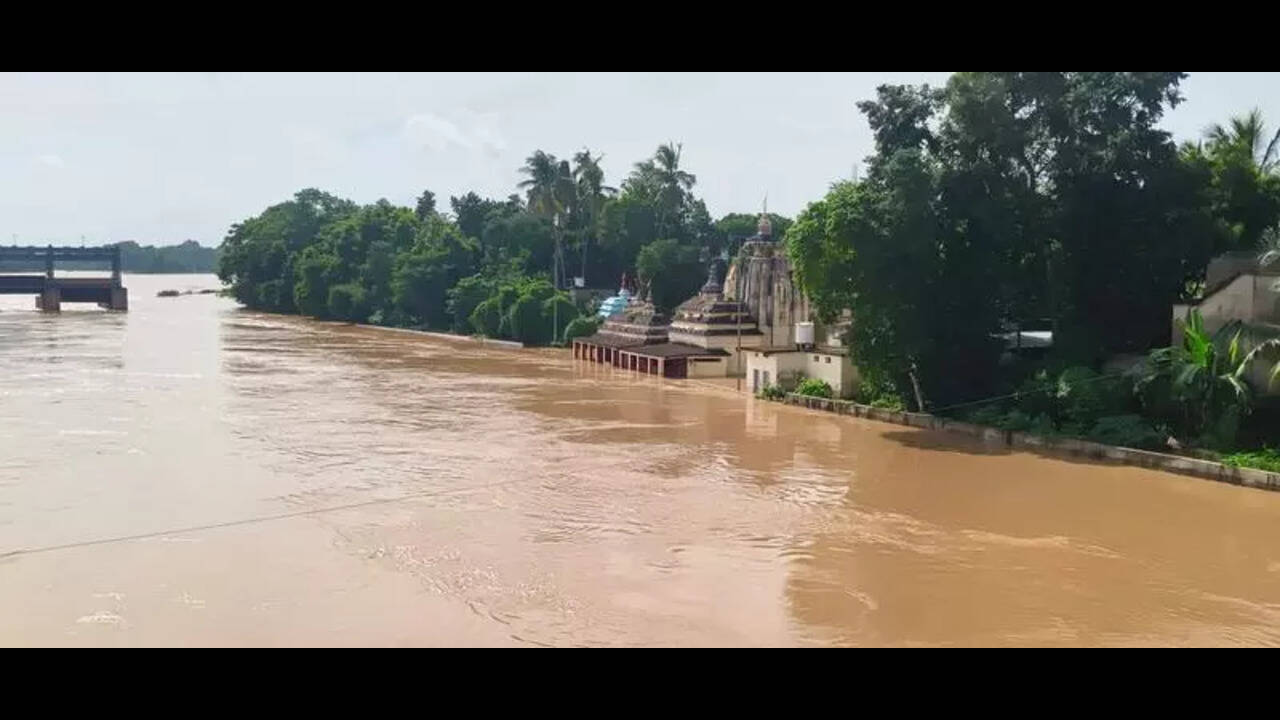 Severe flooding hits Jajpur villages; 40,000 affected | Bhubaneswar News -  Times of India