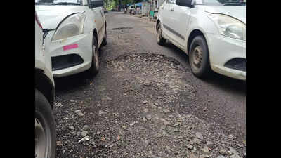 Flood water recedes, leaves craters in wake across Kol, SL