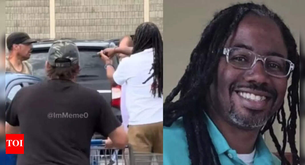 Watch: Hero bystanders stops Walmart stabber; Derrick Perry holds attacker at gunpoint