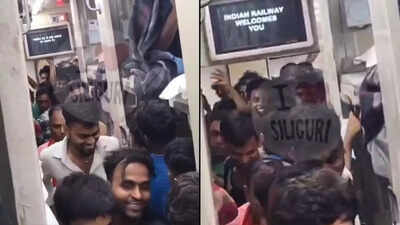 AC coach or general compartment? Overcrowded train in Katihar leaves passengers fuming - Watch