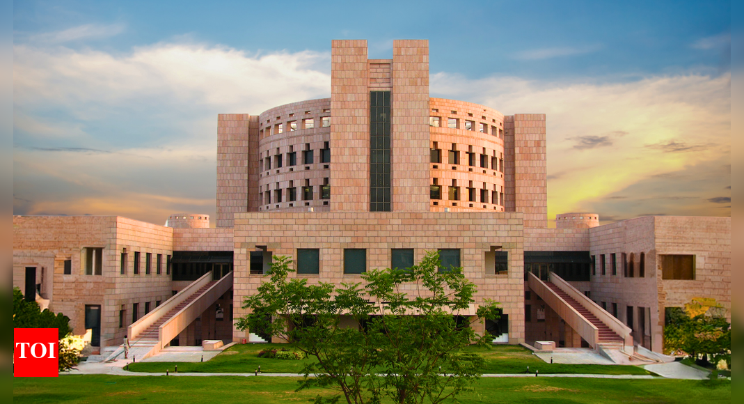Become a Tech Product Manager with ISB Online’s GenAI-powered 28-week Certification Programme