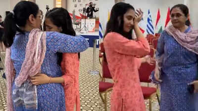 Watch: 19-year-old Divya Deshmukh breaks down in tears, hugs mother after historic World Cup win