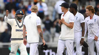 Former Australian cricketer slams England's poor sportsmanship after handshake drama in Manchester