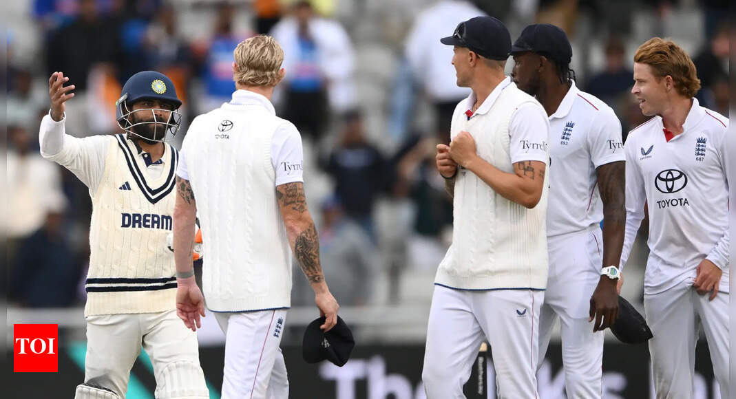 Former Australian cricketer slams England's poor sportsmanship after handshake drama in Manchester