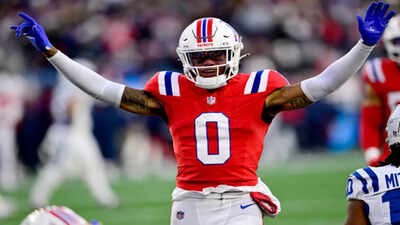 Christian Gonzalez injury update: Patriots cornerback limps off after covering Stefon Diggs at 2025 training camp