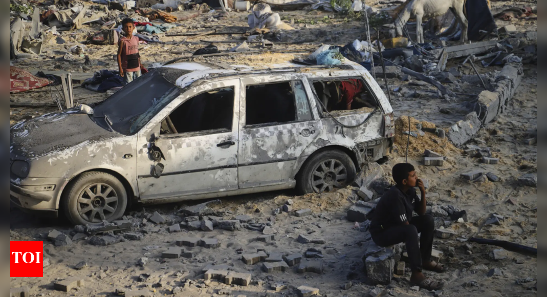 Israeli strikes kill 36