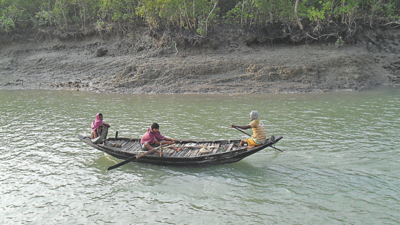 On Global Tiger Day, Sundarbans fishing boats get GPS device for real-time distress SOS