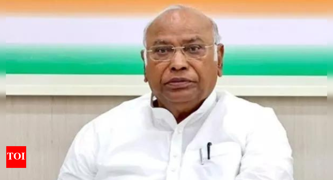 BJP targets Congress after Mallikarjun Kharge recalls '99 CM 'missed chance'