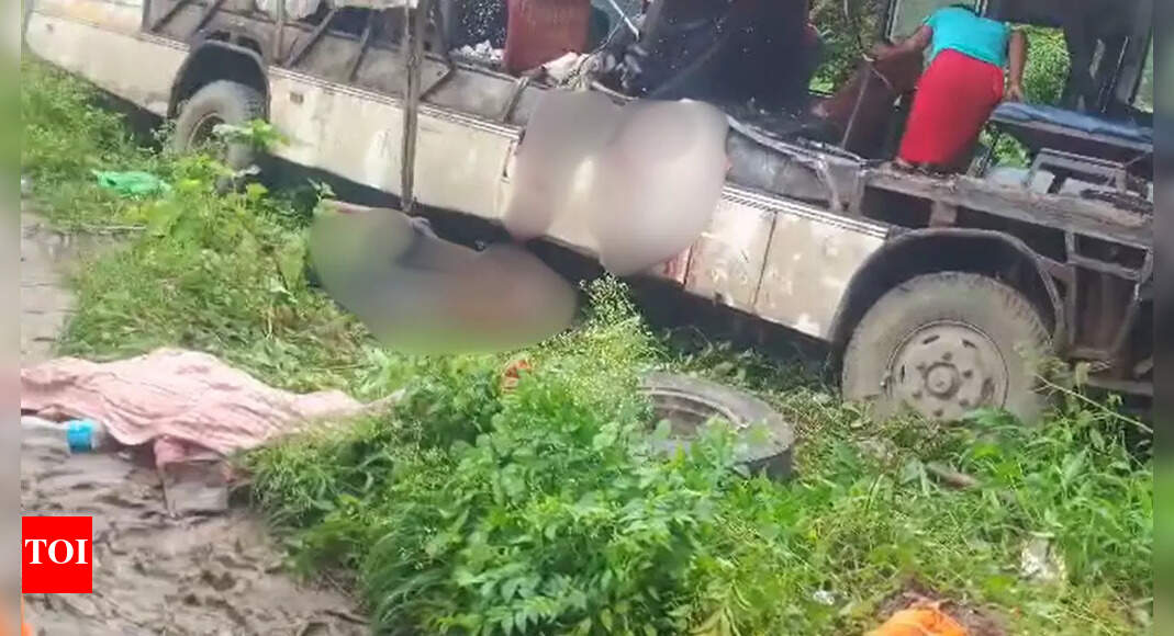 Jharkhand accident: Bus carrying Kanwariyas collides with truck; 18 dead, several injured