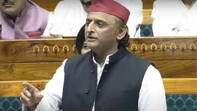 'Pak Se Aapki Baat Hoti Hay Kya?' Amit Shah Destroys Akhilesh Yadav, Chidambaram in LS | Op Sindoor