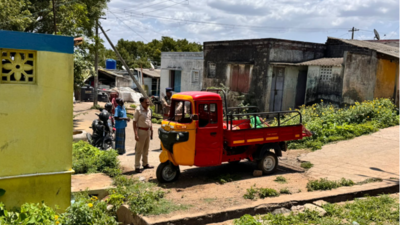 LKG boy dies after goods autorickshaw rams public toilet wall in Coimbatore