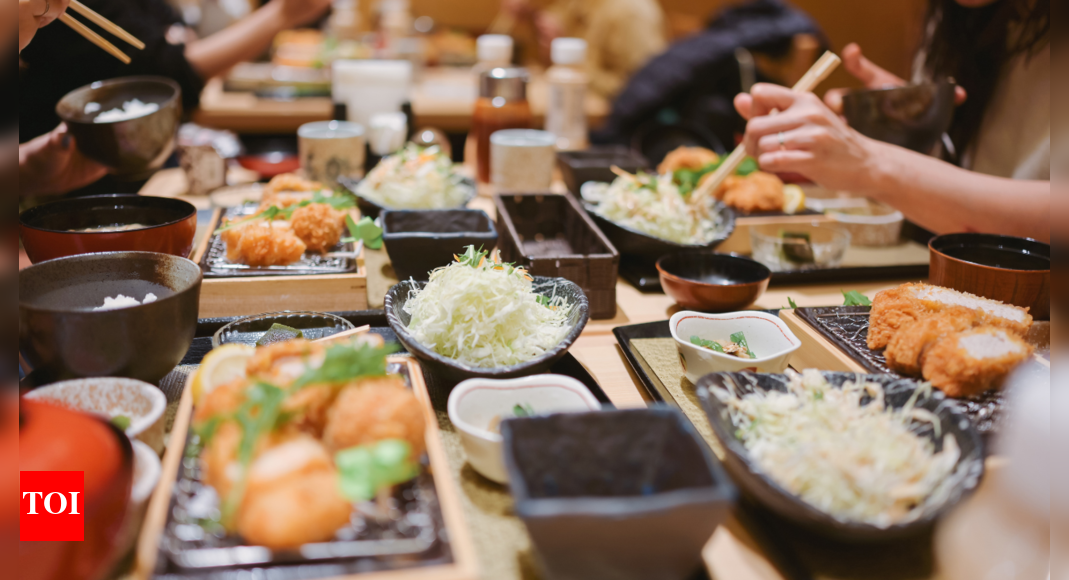 How to dine like a local in Japan: The cultural rules tourists should know