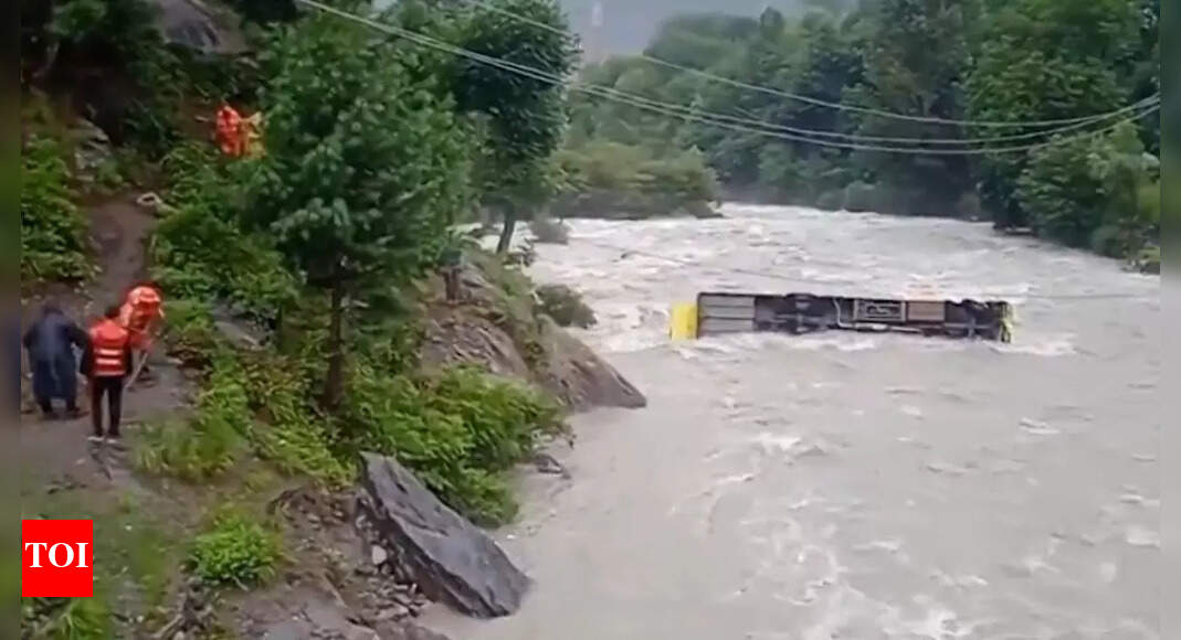 Bus carrying ITBP personnel falls into Sindh river in J&K; weapons missing