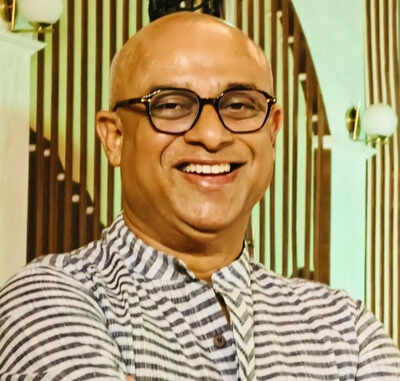  Cop-turned-actor balances uniform and spotlight
