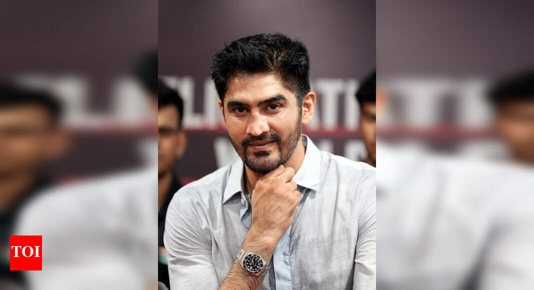 Vijender Singh turns ‘mentor’ for Indian boxers ahead of World Championships