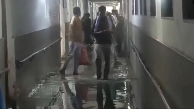 Delhi's Safdarjung Hospital flooded after heavy rains; patients wade through ankle-deep water - watch