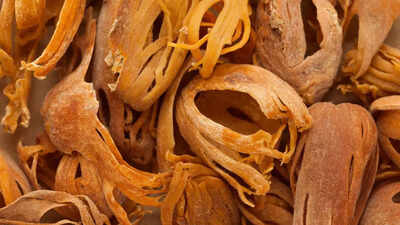 Javitri for glowing skin: The kitchen spice that fights acne better than your overpriced serum