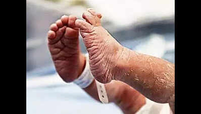 2-year-old boy found abandoned with wound marks on his body