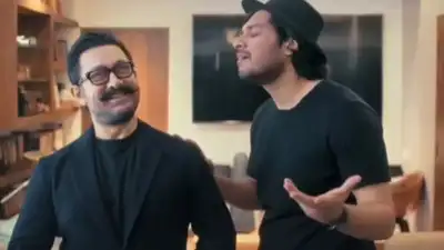 Aamir Khan calls Junaid Khan a 'nepo kid' as he recreates this iconic 'Andaz Apna Apna' scene, Azad Rao makes a cameo - WATCH VIDEO