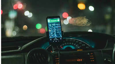 Best Car Mobile Holders To Drive Safely And Stay Connected