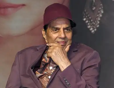 Dharmendra’s mother stormed out of his film screening when he threatened a character with sexual assault: 'You can slap me after the film’