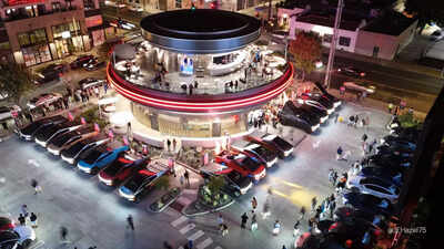  LA residents protest against Elon Musk's Tesla diner; constant honking, massive traffic