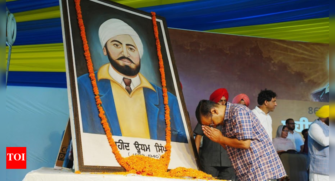 Kejriwal lauds 'honest' AAP regime, says previous governments 'ruined' Punjab