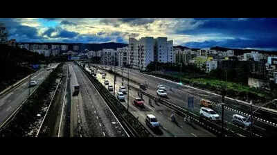 Residents demand FOB on NH-16 at Netaji Bridge circle