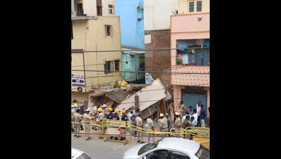 Old building collapses in Bengaluru, no major injuries reported