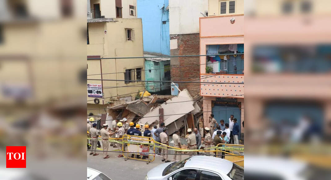 Old building collapses in Bengaluru, no major injuries reported ...