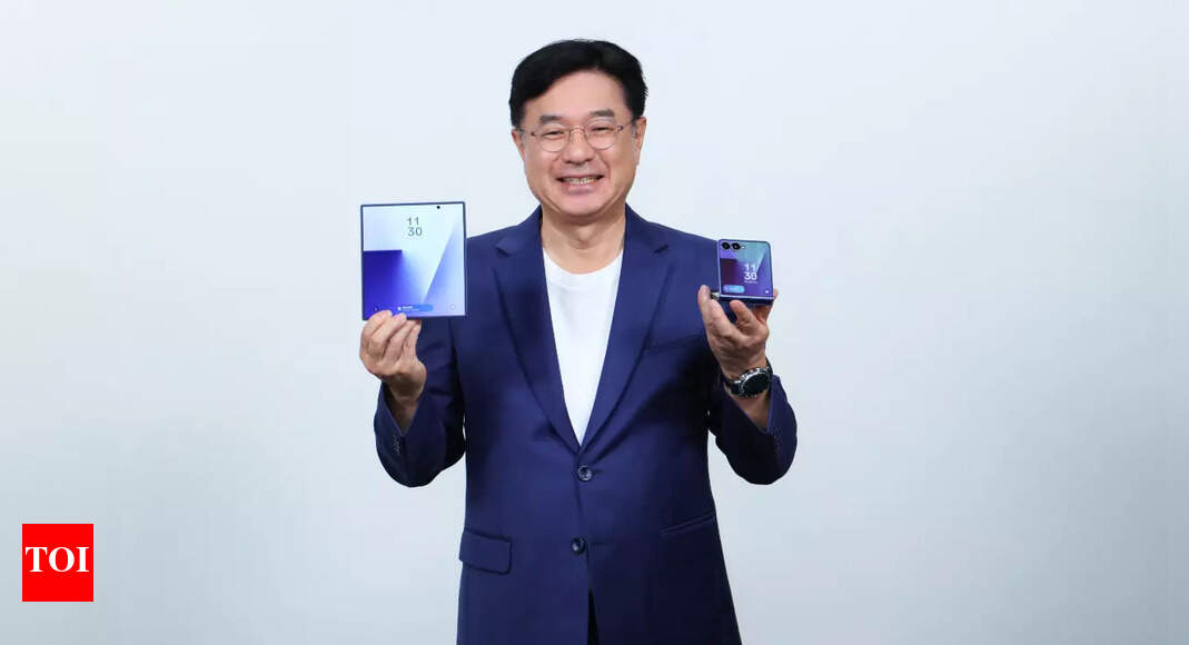 Samsung Trifold Smartphone