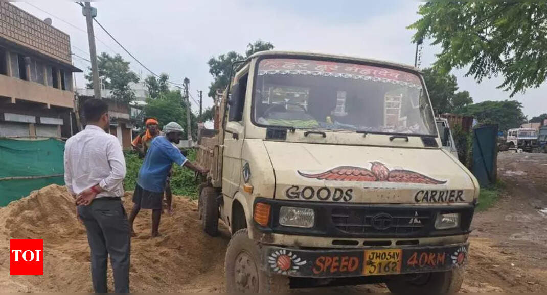 464 tonnes of illegal sand seized since Jun 10: East S’bhum DC