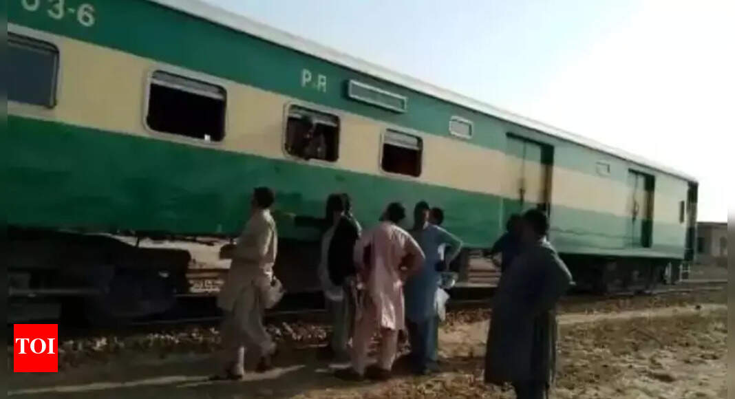 Islamabad Express derails: 25 injured; coaches came off near Kala Shah Kaku