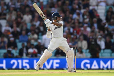  Liam Dawson drops sitter as Yashasvi Jaiswal rides his luck at The Oval - Watch