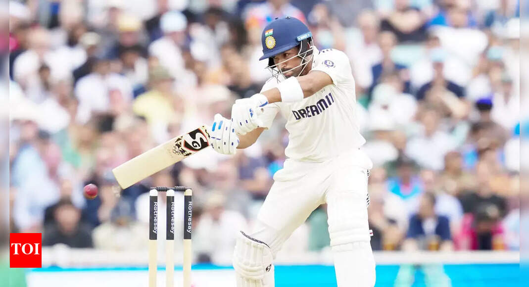 IND vs ENG Live: Dhruv Jurel falls; India's lead crosses 300