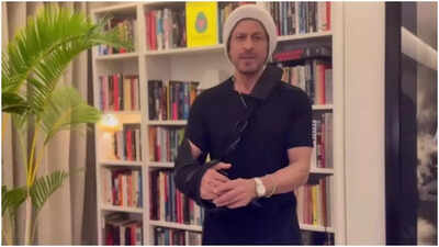 Shah Rukh Khan's arm cast in National Award acceptance video explained; all about his injury and shoot delay