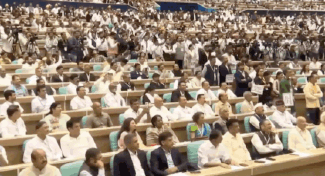 'Desh ka raja kaisa ho, Rahul Gandhi jaisa ho' slogans at Congress conclave. Here's how he reacted - video