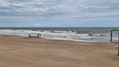 Teen girl dies after 'swimming on a full stomach', here's what happened