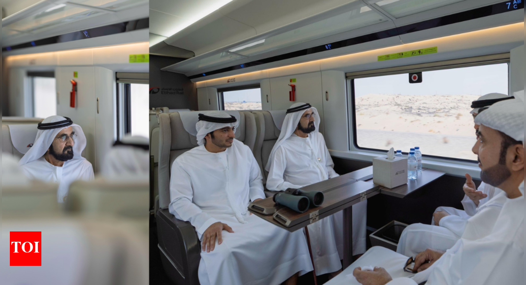 Birleşik Arap Emirlikleri Başkan Yardımcısı Şeyh Muhammed, Dubai ve Fujairah arasındaki Etihad Demiryolunda ilk yolcu turunu alıyor | Dünya Haberleri