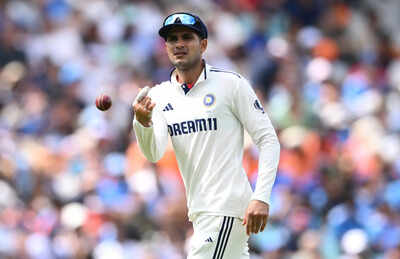 IND vs ENG 5th Test: Sunil Gavaskar surprises Shubman Gill with a thoughtful gift and a promise – Watch the wholesome moment