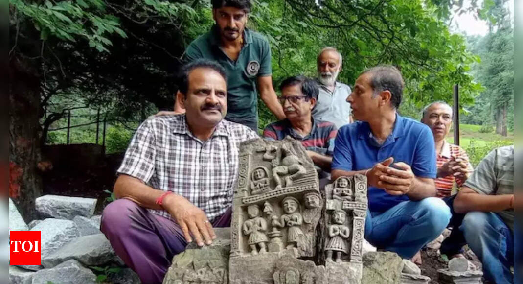 Ancient Hindu idols unearthed in J&K's Anantnag district