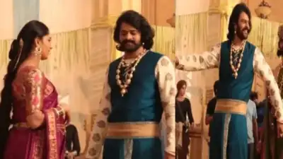  'Baahubali' fame Prabhas dances to ‘Ek Niranjan’, Rana joins the fun, Anushka Shetty makes a sweet appearance – Watch now