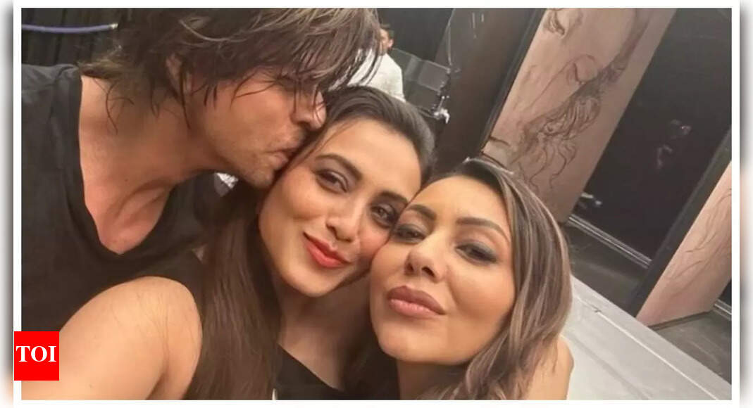 Shah Rukh Khan has an adorable request for wife Gauri Khan after his National Award win: "Please brag about me..."