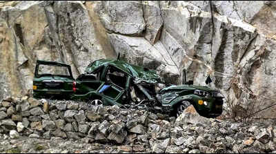 2 dead, 3 injured as car headed to Amarnath yatra camp plunges into gorge