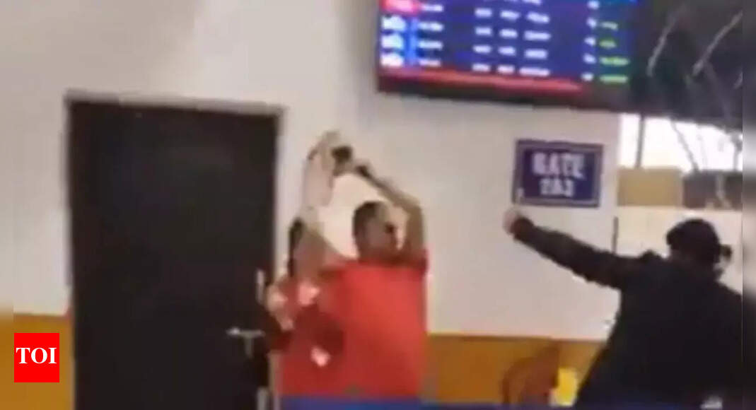 FIR against Army officer for assaulting SpiceJet staff at Srinagar airport over excess baggage, 4 hospitalised