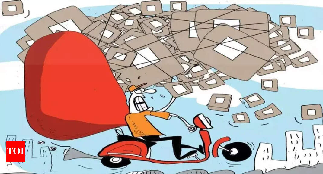 Startups trim team size to woo investors