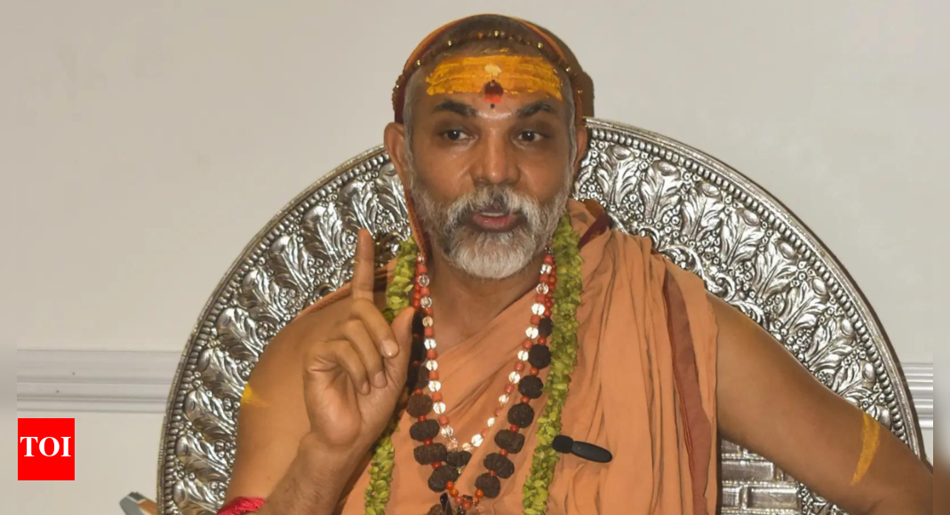 'Would you worship Bhagwa terrorist?': Shankaracharya Avimukteshwaranand says 'don't link terrorism with colour'; questions failure to find Malegaon blast culprits